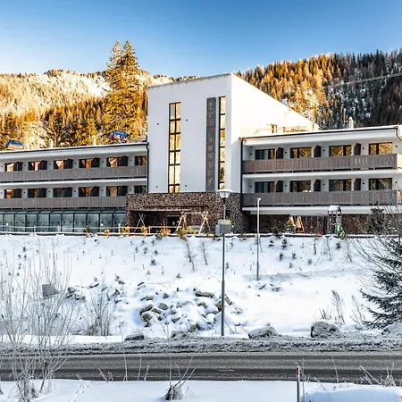 Tri Sestry Jasna Hotel apartamentowy