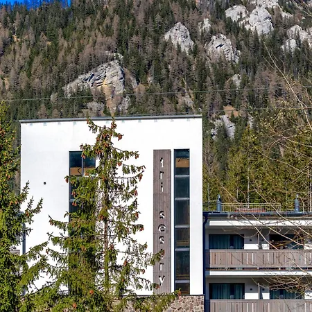 Tri Sestry Jasna Hotel apartamentowy *